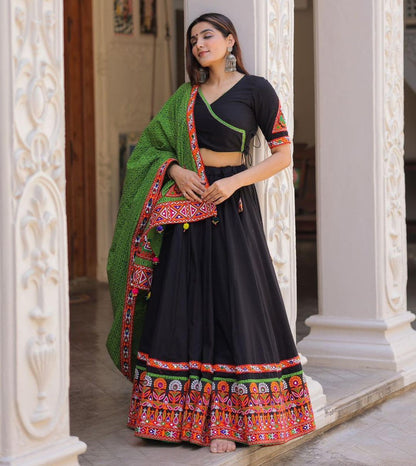 Green Dupatta With Fancy Print Work & Fancy Pom-Pom Lace &Real Mirror Work With Lehenga Choli