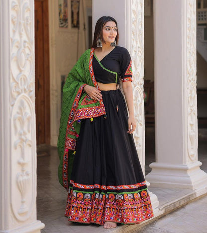 Green Dupatta With Fancy Print Work & Fancy Pom-Pom Lace &Real Mirror Work With Lehenga Choli