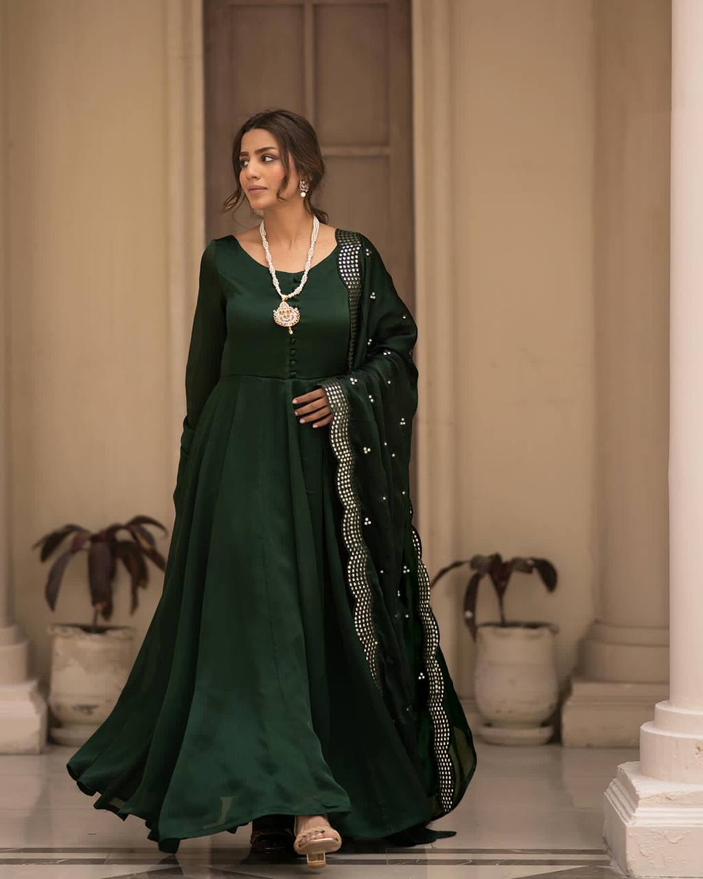 Suhana Green Sequin Embellished Dupatta With Gown