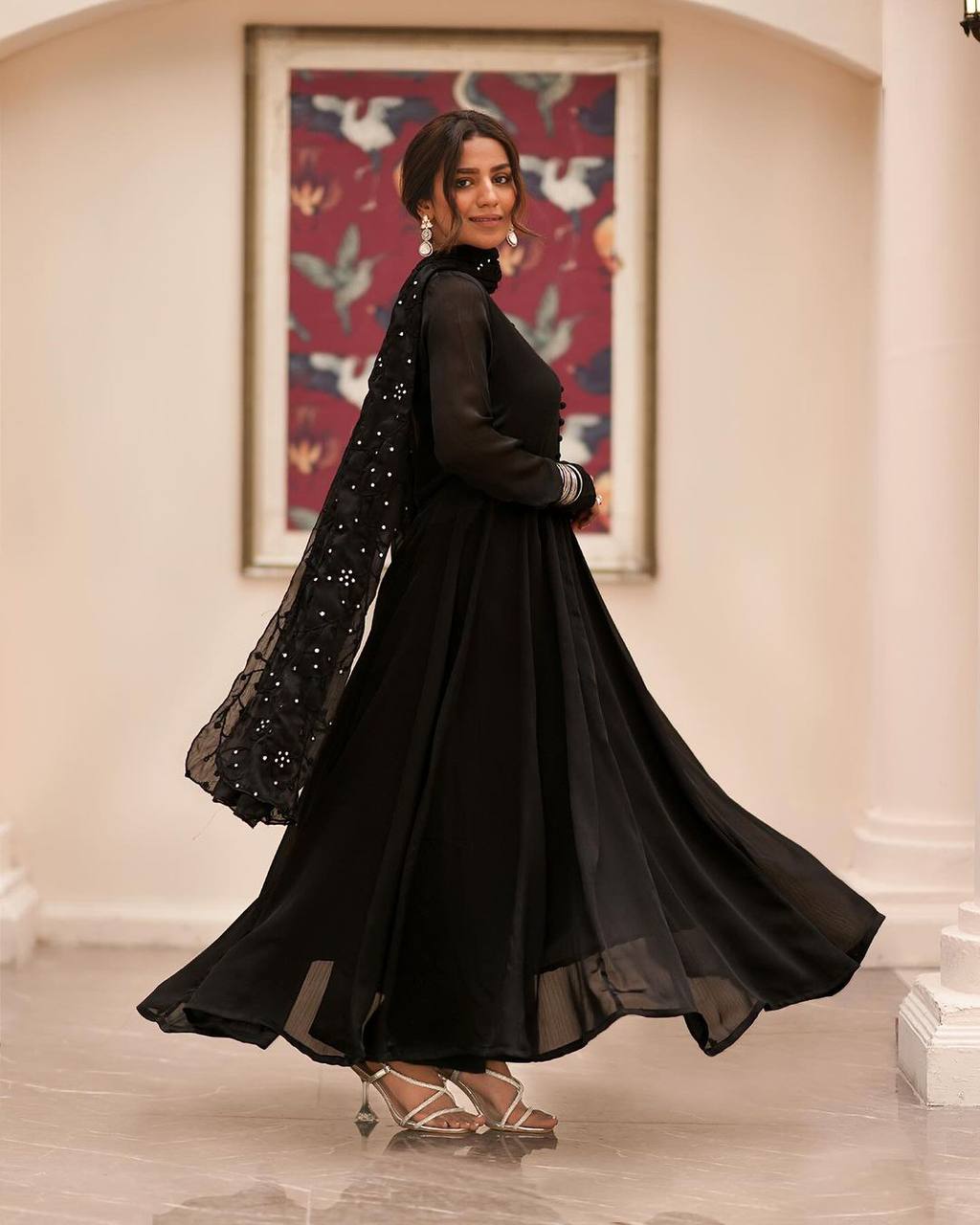 Suhana Black Sequin Embellished Dupatta With Gown