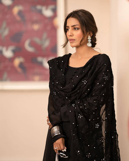 Suhana Black Sequin Embellished Dupatta With Gown